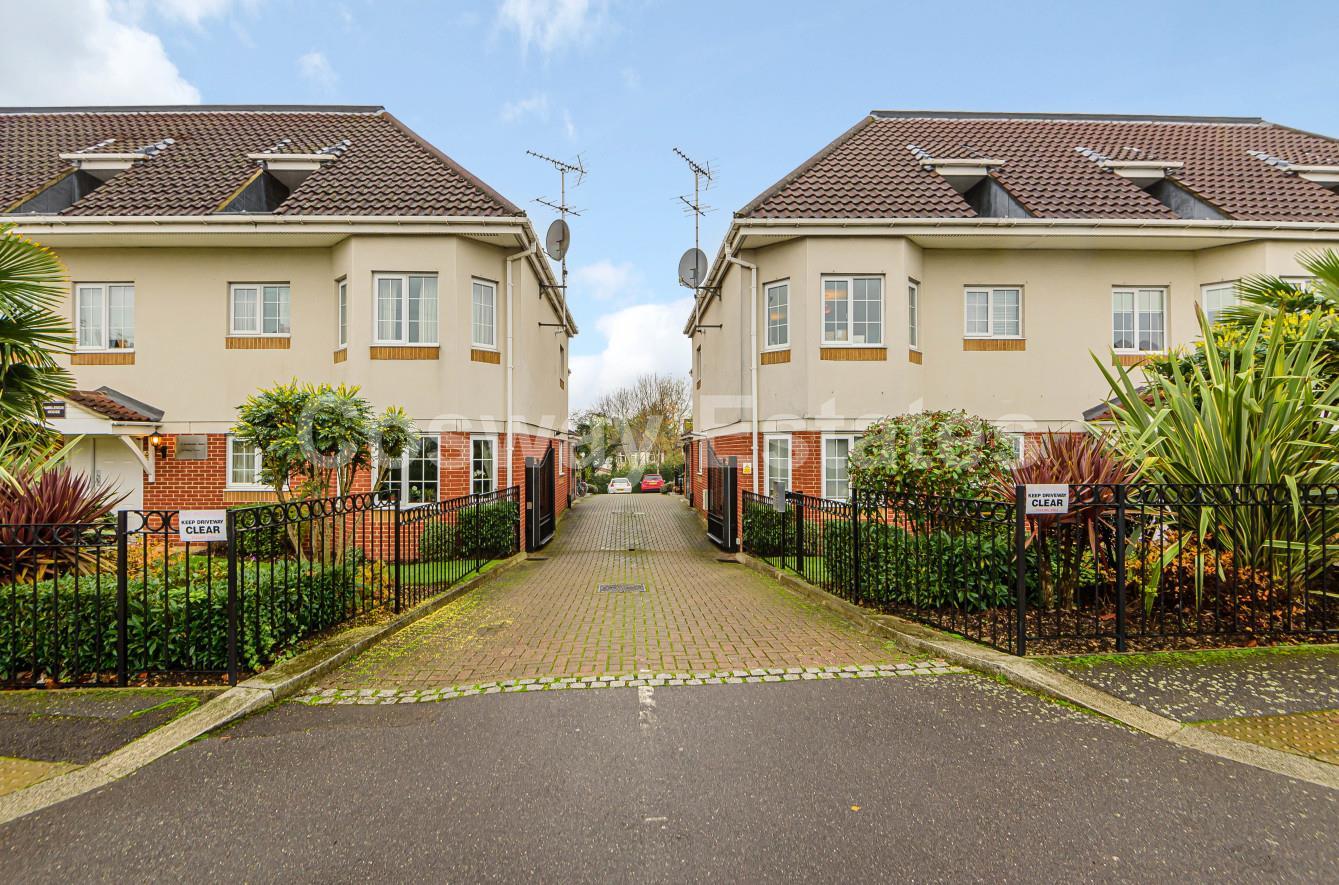 Gibbs Green, Edgware